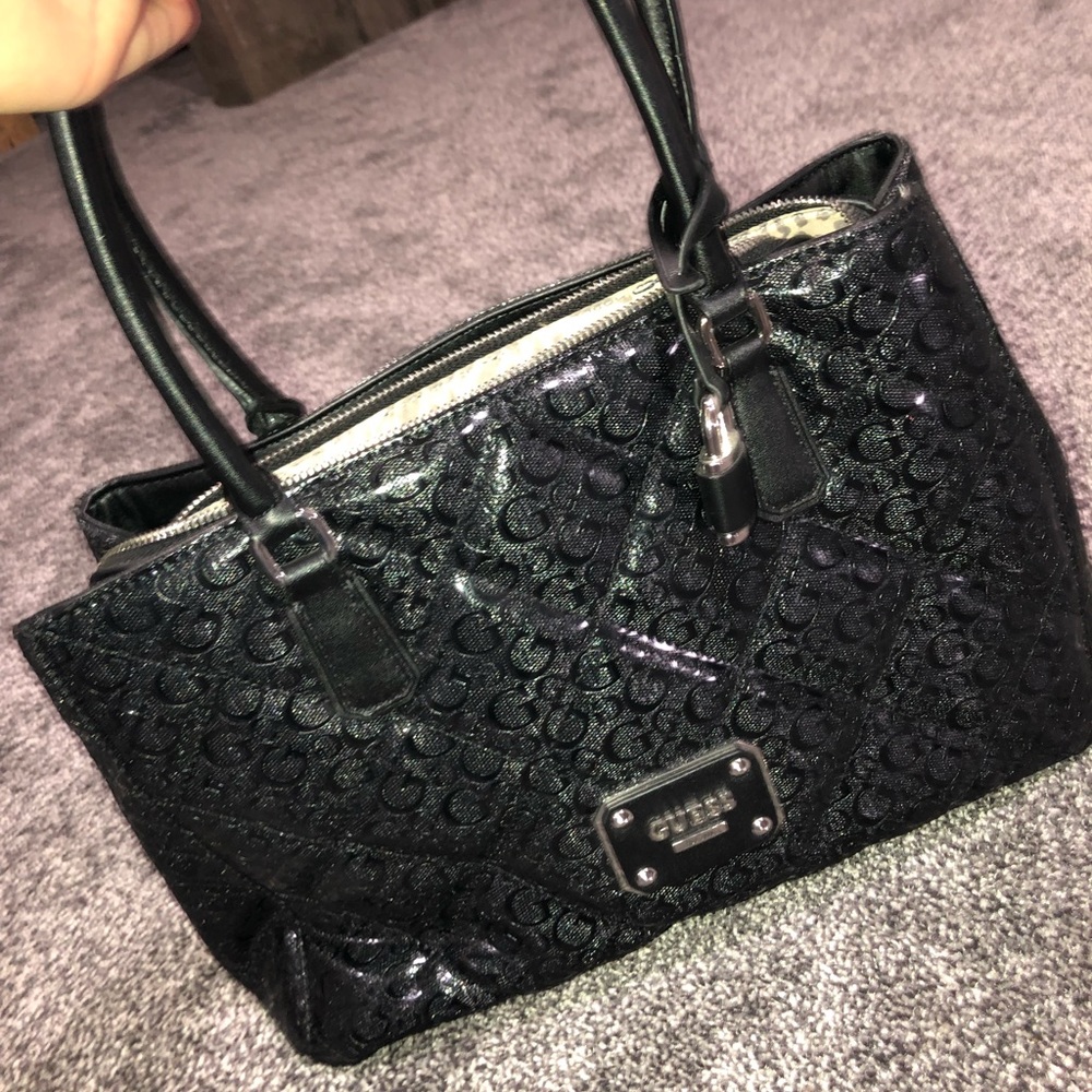 Guess tote